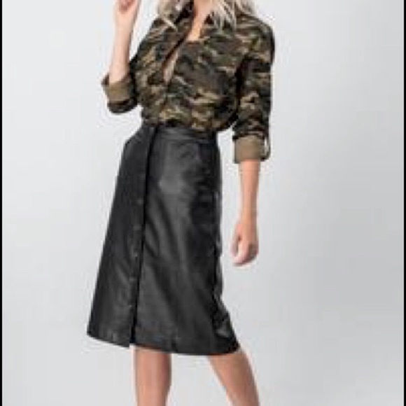 🤑🖤sexy button down skirt! - Picture 2 of 7